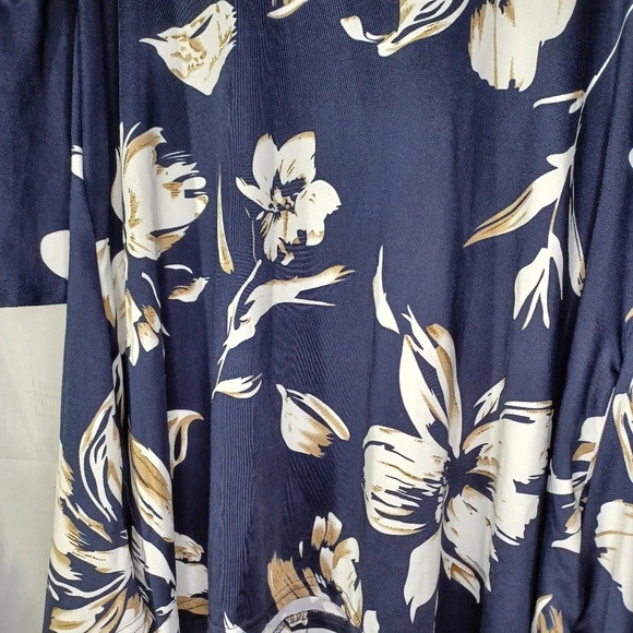 White Mark floral top NWOT - Picture 5 of 9